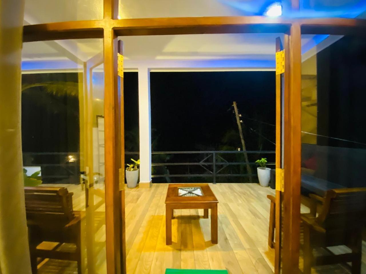 The Wave'S Guest House Mirissa Kültér fotó