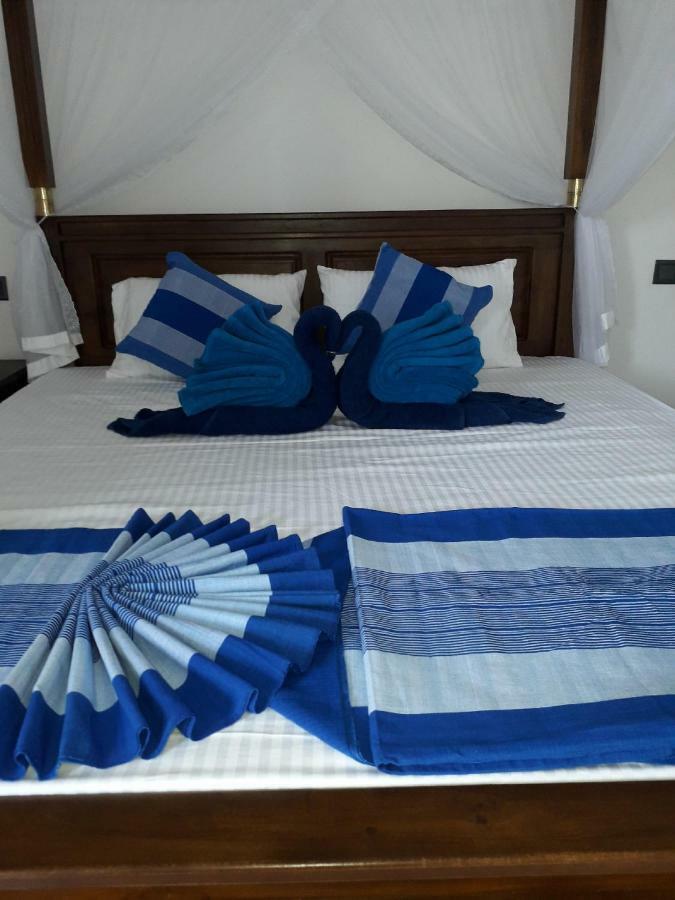 The Wave'S Guest House Mirissa Kültér fotó