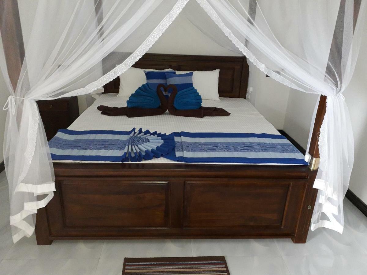 The Wave'S Guest House Mirissa Kültér fotó